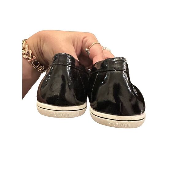 Tommy Hilfiger Slip On Patent Leather Tennis Shoes Casual - Picture 10 of 11